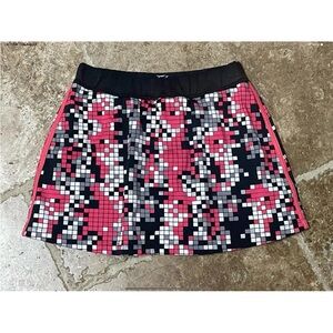 Tail black pink & white Pixel Pattern tennis skort